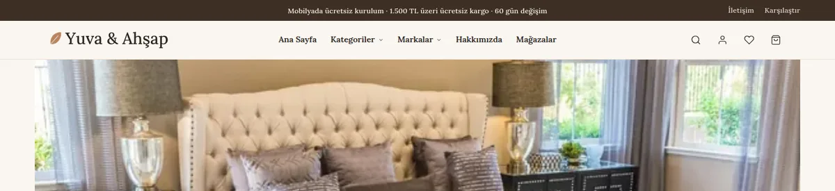 Menü ortada — e-ticaret sitesi başlık düzenleri örneği